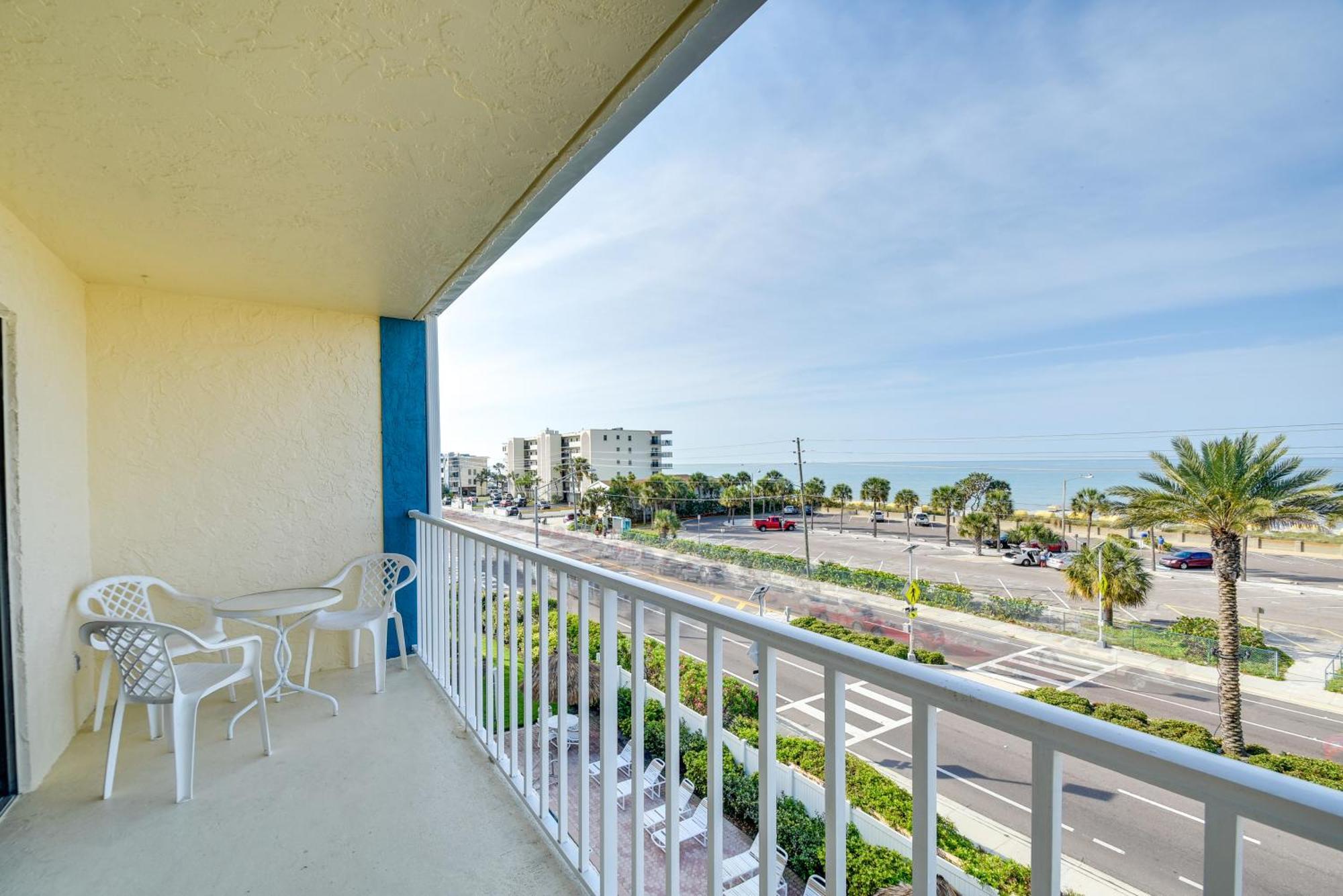 Coastal Condo With Balcony Walk To Madeira Beach! St. Pete Beach Extérieur photo
