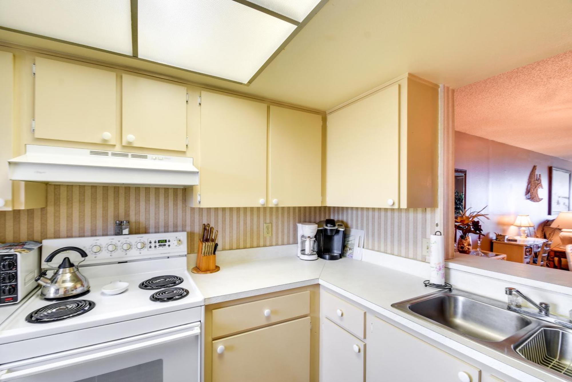 Coastal Condo With Balcony Walk To Madeira Beach! St. Pete Beach Extérieur photo